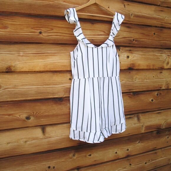 NWT Intermix Rachel Flutter Sleeve Linen Blend Romper Shorts - Picture 4 of 10